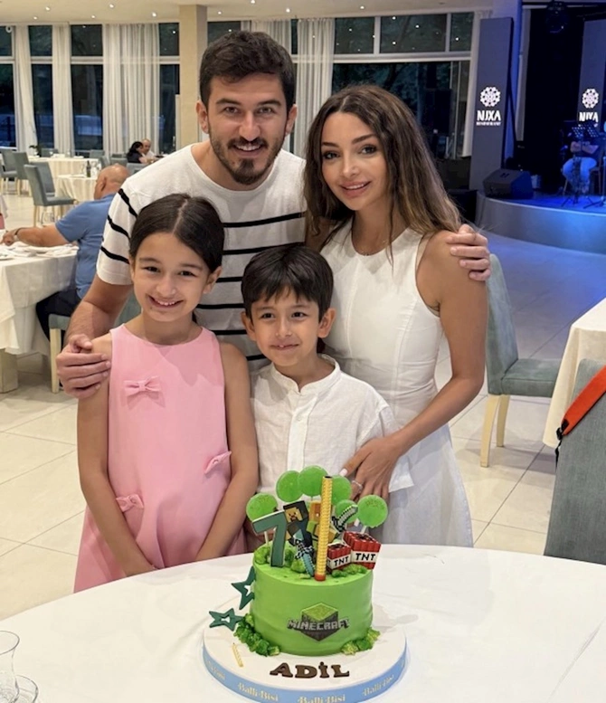 Mələkxanım Eyubovadan nəvəsinə ad günü təbriki — FOTO Mələkxanım Eyubovadan nəvəsinə ad günü təbriki — FOTO