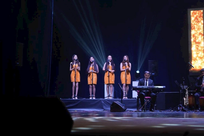XV Beynəlxalq İpək Yolu Musiqi Festivalı təntənəli bağlanış konserti ilə yekunlaşdı — FOTOLAR
