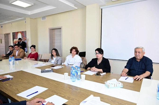 Azərbaycanda ilk dəfə kamança üzrə milli standartlar təsdiqləndi — FOTOLAR Azərbaycanda ilk dəfə kamança üzrə milli standartlar təsdiqləndi — FOTOLAR