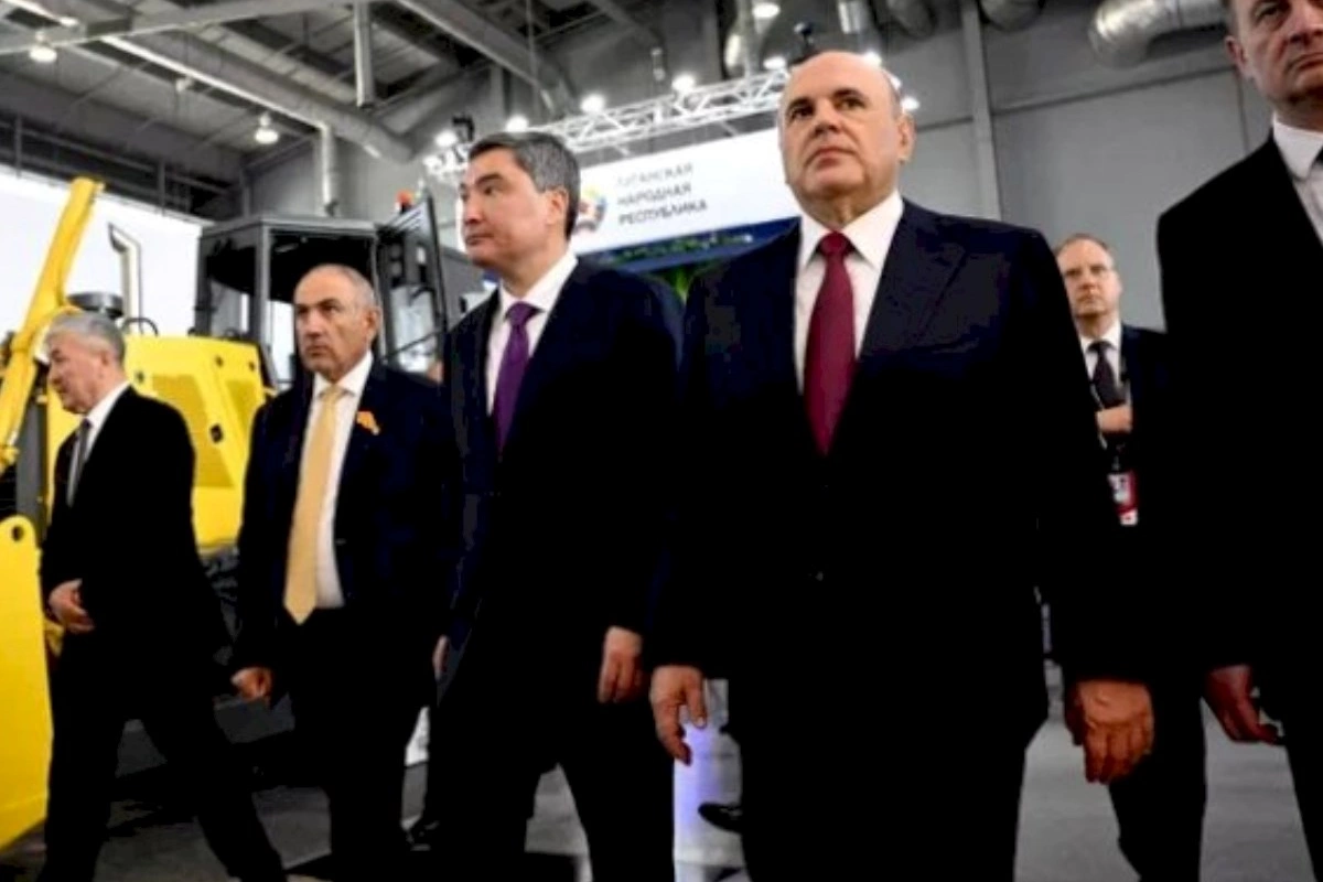Nikol Paşinyan Rusiya rəsmiləri ilə görüşdü