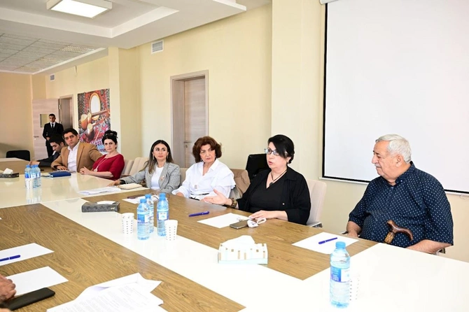 Azərbaycanda ilk dəfə kamança üzrə milli standartlar təsdiqləndi — FOTOLAR Azərbaycanda ilk dəfə kamança üzrə milli standartlar təsdiqləndi — FOTOLAR