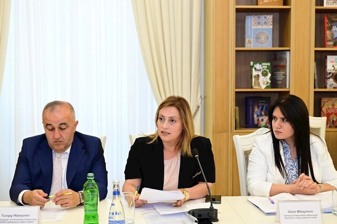 Azərbaycanda ilk dəfə “Mədəniyyət hüququ” ixtisaslaşması üzrə magistr dissertasiyalarının müdafiəsi keçirilib — FOTOLAR Azərbaycanda ilk dəfə “Mədəniyyət hüququ” ixtisaslaşması üzrə magistr dissertasiyalarının müdafiəsi keçirilib — FOTOLAR