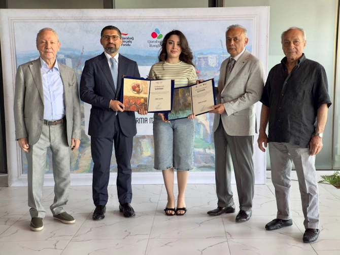 “Qarabağın rəngləri” layihəsində iştirak edən gənc rəssamlar mükafatlandırılıb — FOTOLAR