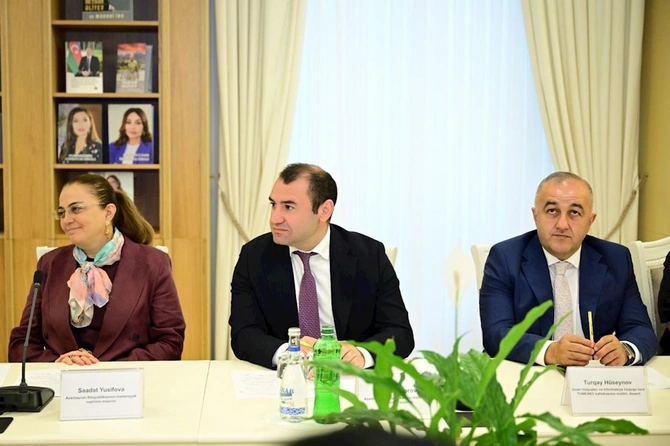 Azərbaycanda ilk dəfə “Mədəniyyət hüququ” ixtisaslaşması üzrə magistr dissertasiyalarının müdafiəsi keçirilib — FOTOLAR Azərbaycanda ilk dəfə “Mədəniyyət hüququ” ixtisaslaşması üzrə magistr dissertasiyalarının müdafiəsi keçirilib — FOTOLAR