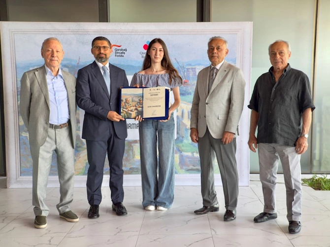 “Qarabağın rəngləri” layihəsində iştirak edən gənc rəssamlar mükafatlandırılıb — FOTOLAR