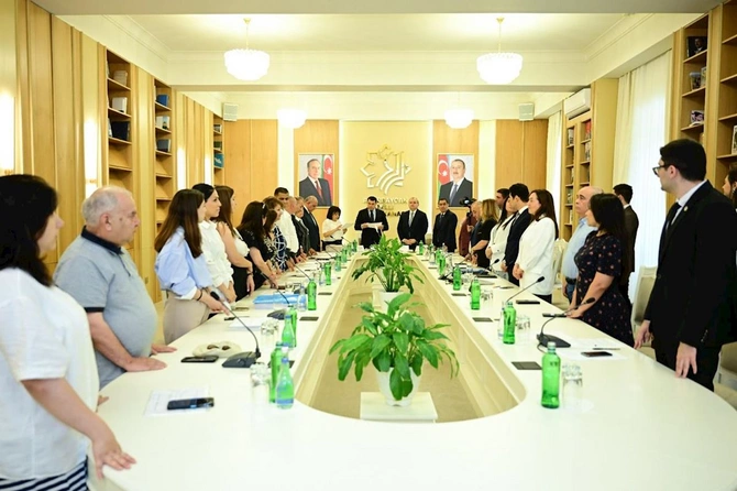 Azərbaycanda ilk dəfə “Mədəniyyət hüququ” ixtisaslaşması üzrə magistr dissertasiyalarının müdafiəsi keçirilib — FOTOLAR Azərbaycanda ilk dəfə “Mədəniyyət hüququ” ixtisaslaşması üzrə magistr dissertasiyalarının müdafiəsi keçirilib — FOTOLAR