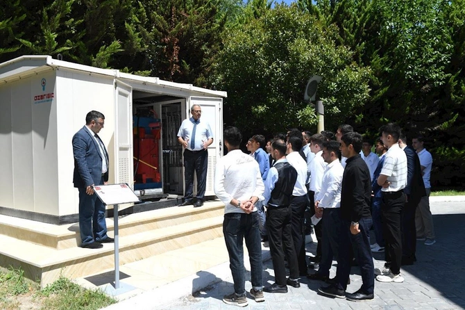 “Azərişıq” və Dövlət Məşğulluq Agentliyinin birgə layihəsi çərçivəsində işsiz və işaxtaran şəxslər yeni iş imkanları əldə ediblər — VİDEO/FOTOLAR