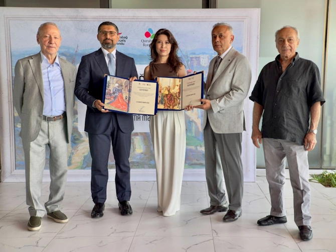 “Qarabağın rəngləri” layihəsində iştirak edən gənc rəssamlar mükafatlandırılıb — FOTOLAR