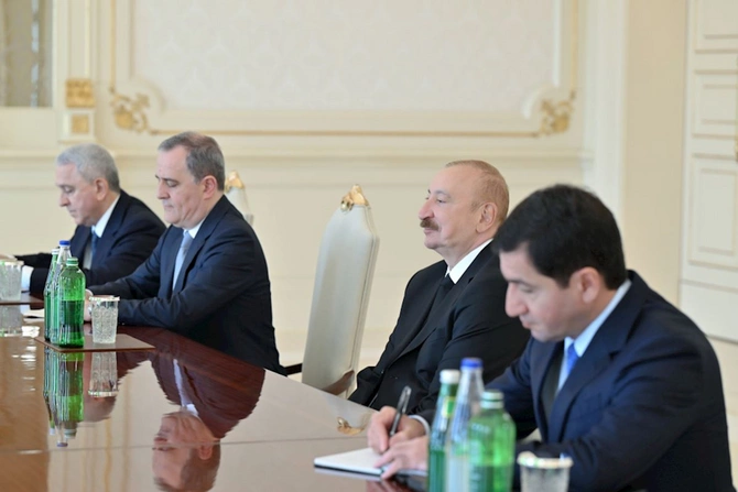 İlham Əliyev İordaniya Baş nazirinin müavinini qəbul edib — FOTOLAR İlham Əliyev İordaniya Baş nazirinin müavinini qəbul edib — FOTOLAR