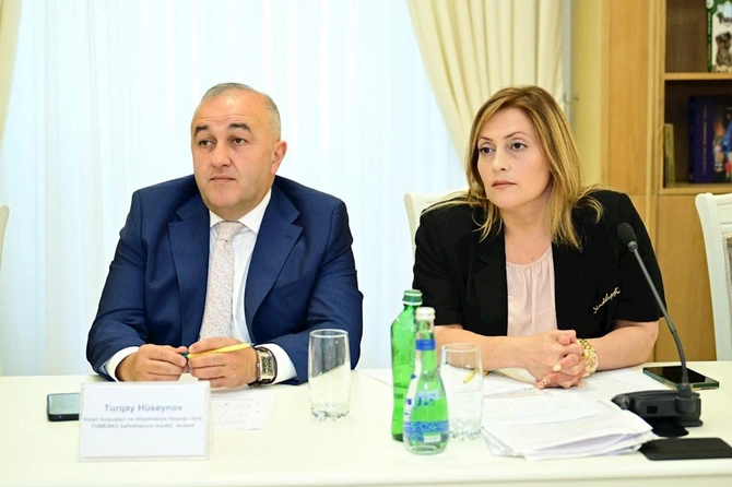 Azərbaycanda ilk dəfə “Mədəniyyət hüququ” ixtisaslaşması üzrə magistr dissertasiyalarının müdafiəsi keçirilib — FOTOLAR Azərbaycanda ilk dəfə “Mədəniyyət hüququ” ixtisaslaşması üzrə magistr dissertasiyalarının müdafiəsi keçirilib — FOTOLAR