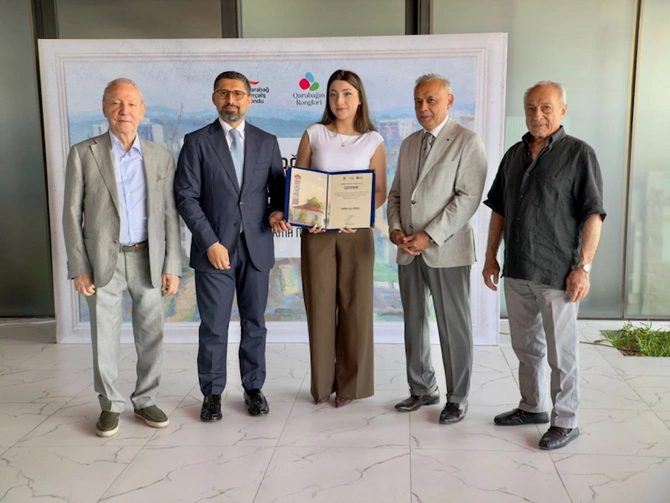 “Qarabağın rəngləri” layihəsində iştirak edən gənc rəssamlar mükafatlandırılıb — FOTOLAR