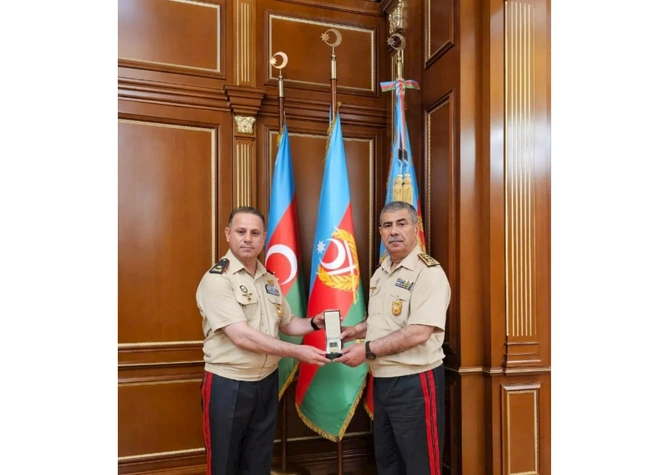 HHQ və XTQ komandanları təltif olundu — FOTO HHQ və XTQ komandanları təltif olundu — FOTO