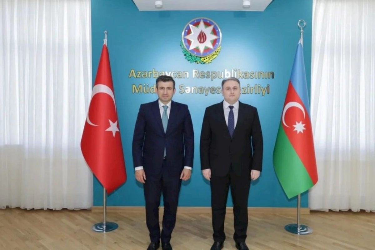 Səlcuq Bayraktar Bakıda Müdafiə Sənayesi naziri ilə görüşdü