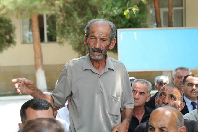 Ağacanlı kəndində səyyar qəbul-görüş keçirildi — FOTOLAR Ağacanlı kəndində səyyar qəbul-görüş keçirildi — FOTOLAR