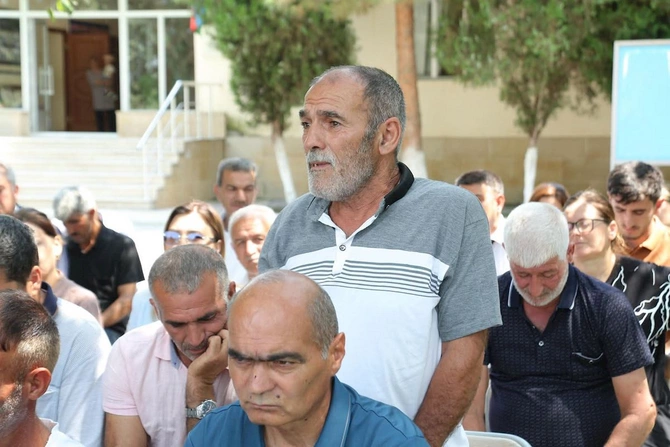 Ağacanlı kəndində səyyar qəbul-görüş keçirildi — FOTOLAR Ağacanlı kəndində səyyar qəbul-görüş keçirildi — FOTOLAR