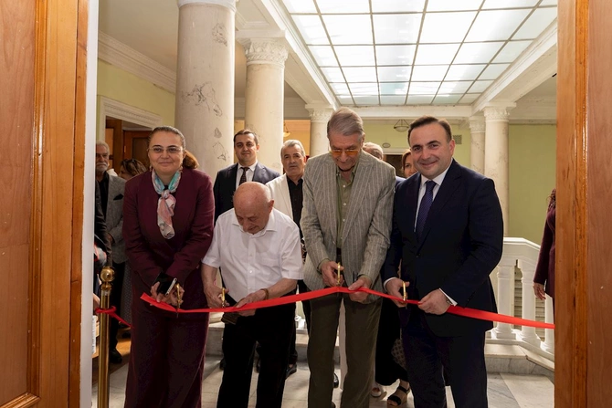 bp və tərəfdaşları yeni sərgi zalları və “Azərbaycan təsviri sənətinin inciləri. Qızıl kolleksiya”nı təqdim etdi — VİDEO/FOTOLAR