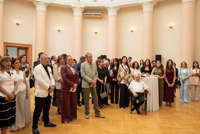 bp və tərəfdaşları yeni sərgi zalları və “Azərbaycan təsviri sənətinin inciləri. Qızıl kolleksiya”nı təqdim etdi — VİDEO/FOTOLAR
