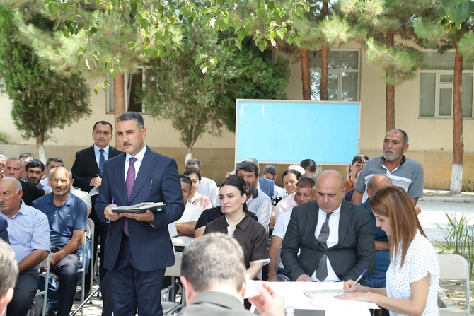 Ağacanlı kəndində səyyar qəbul-görüş keçirildi — FOTOLAR Ağacanlı kəndində səyyar qəbul-görüş keçirildi — FOTOLAR