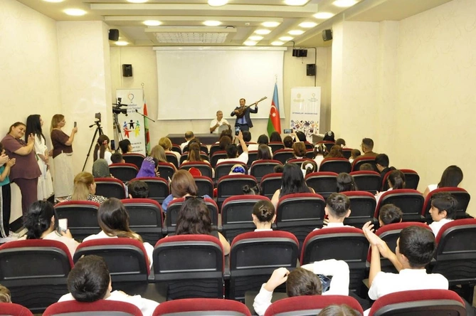 Bakı və Gədəbəydə uşaq və gənclər üçün ustad dərsləri təşkil olunub — FOTOLAR