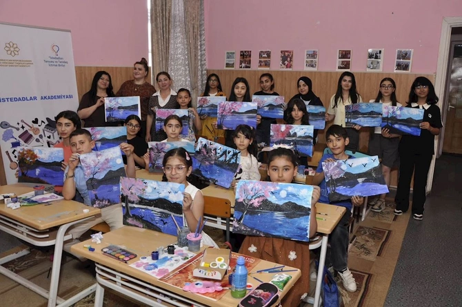 Bakı və Gədəbəydə uşaq və gənclər üçün ustad dərsləri təşkil olunub — FOTOLAR