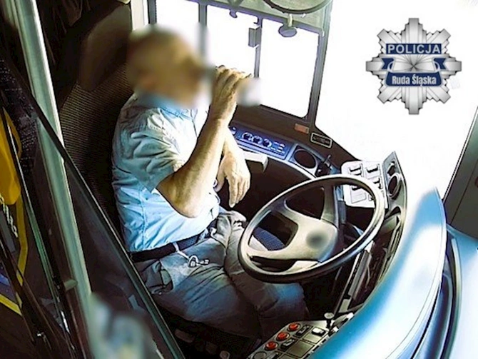 Polşada sərxoş halda avtobus sürən azərbaycanlı tutuldu — FOTOLAR Polşada sərxoş halda avtobus sürən azərbaycanlı tutuldu — FOTOLAR