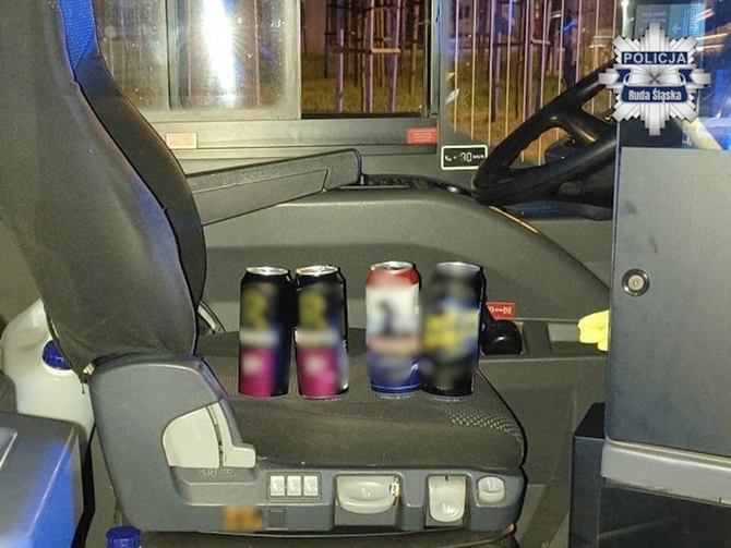 Polşada sərxoş halda avtobus sürən azərbaycanlı tutuldu — FOTOLAR Polşada sərxoş halda avtobus sürən azərbaycanlı tutuldu — FOTOLAR