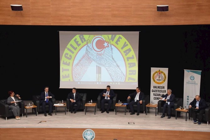 Balıkəsirdə Beynəlxalq Media Zirvəsi keçirildi: Türk dünyası üçün yeni media modeli təklif edildi — FOTOLAR