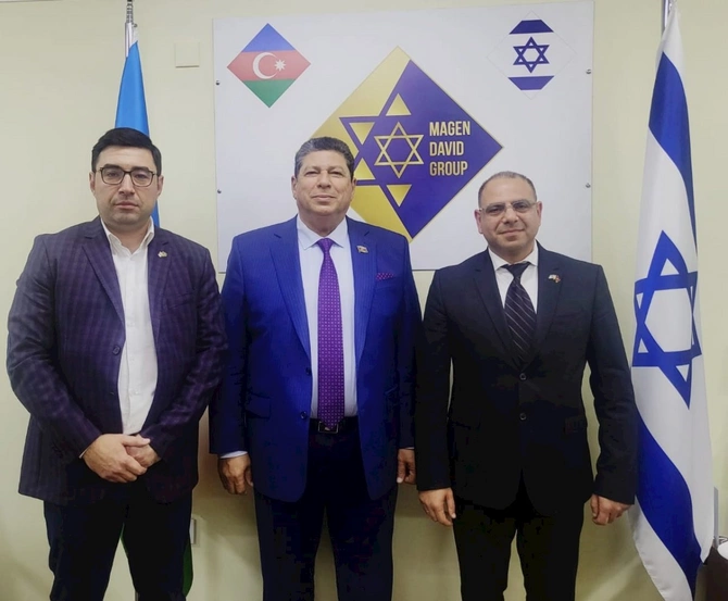 Saxta adla böyük oyun: Hersoqun qəbuluna can atıbmış — İz depuat Rafailova aparır Saxta adla böyük oyun: Hersoqun qəbuluna can atıbmış — İz depuat Rafailova aparır