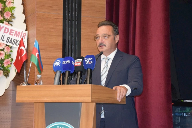 Balıkəsirdə Beynəlxalq Media Zirvəsi keçirildi: Türk dünyası üçün yeni media modeli təklif edildi — FOTOLAR