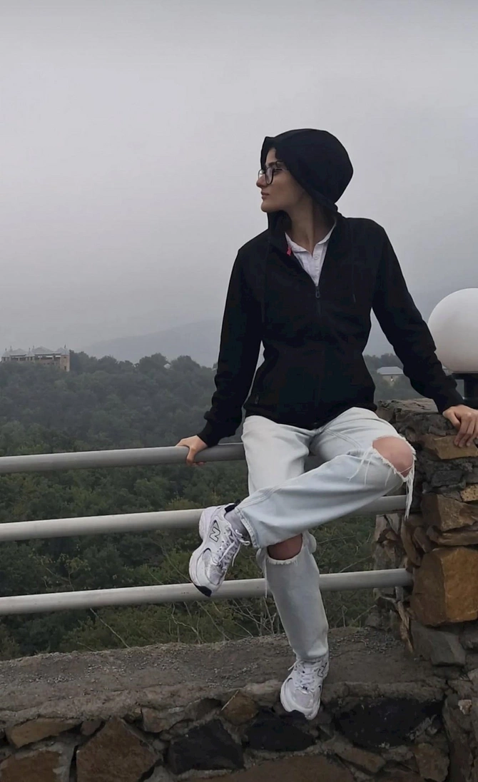 Vəfa Zeynalova qızı ilə istirahətdə — FOTOLAR Vəfa Zeynalova qızı ilə istirahətdə — FOTOLAR