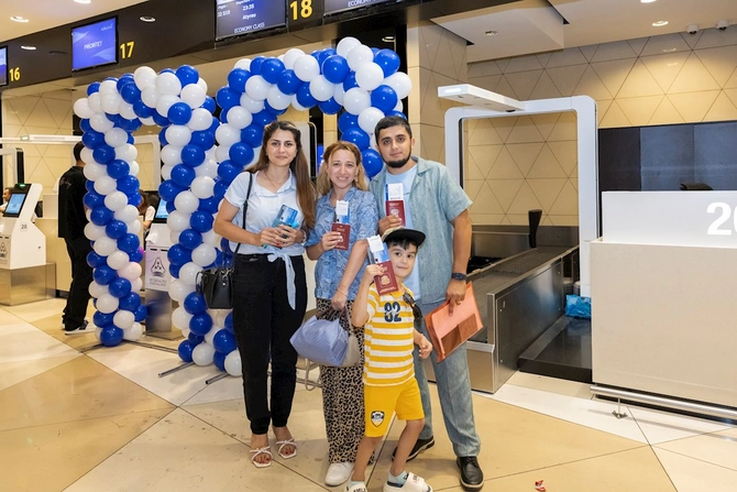 Azərbaycan Hava Yolları Atırauya ilk reysini uğurla həyata keçirib — FOTOLAR