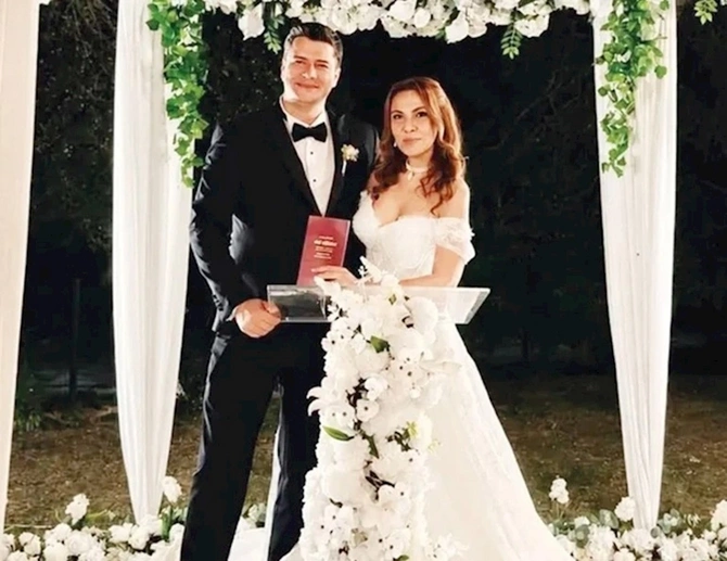 Təyyarəyə gecikdi, qızının nikaha çata bilmədi — FOTOLAR