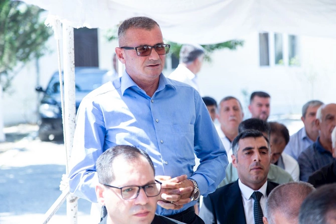 Rüstəm Xəlilov Kərimbəyli kəndinin sakinləri ilə görüşdü — FOTOLAR Rüstəm Xəlilov Kərimbəyli kəndinin sakinləri ilə görüşdü — FOTOLAR