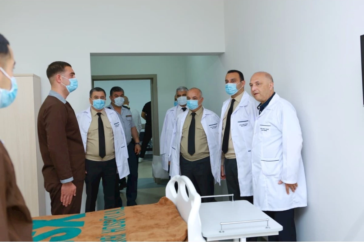 Hərbi Prokurorluğun rəhbər vəzifəli şəxsləri DSX-nin hospitalını və hərbi hissələrini ziyarət ediblər — FOTOLAR