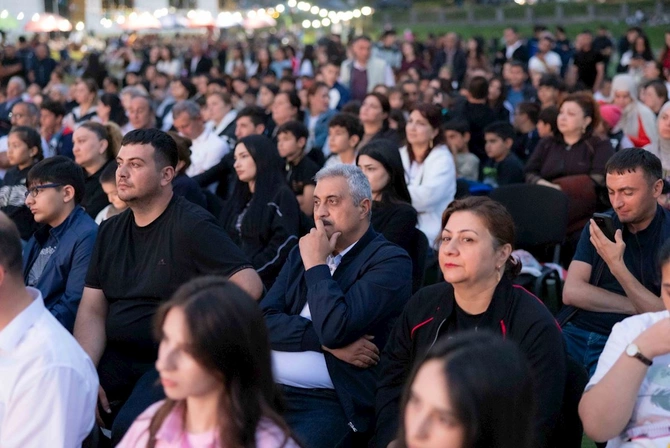 “AzerGold” və Bakı Media Mərkəzinin təşkilatçılığı ilə Daşkəsəndə milli kino seansı keçirilib — FOTOLAR