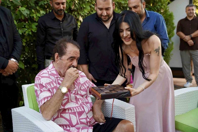 İbrahim Tatlısəs evində mənəvi qızı üçün elçilik mərasimi təşkil edib — FOTOLAR