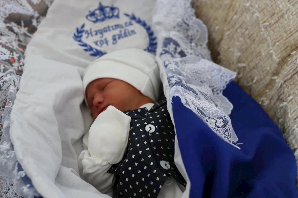 Xocalının Şuşakəndində ilk körpə dünyaya gəlib — FOTOLAR