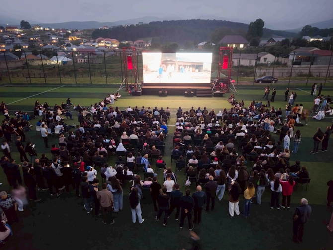 “AzerGold” və Bakı Media Mərkəzinin təşkilatçılığı ilə Daşkəsəndə milli kino seansı baş tutub — FOTOLAR/VİDEO