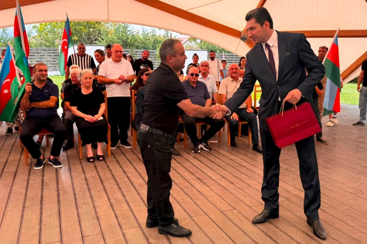 Növbəti köç karvanları Xankəndi, Xocalı və Ağdərəyə çatıb, açarlar təqdim edilib — FOTOLAR (YENİLƏNİB)