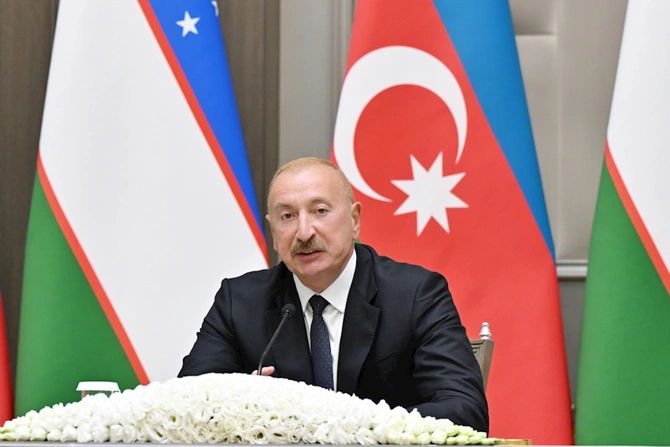 Prezidentlər mətbuata bəyanatlarla çıxış etdilər — FOTOLAR (YENİLƏNİB) Prezidentlər mətbuata bəyanatlarla çıxış etdilər — FOTOLAR (YENİLƏNİB)
