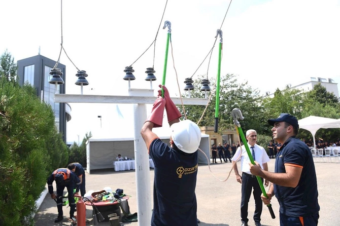 Yeni nəsil energetiklər: Şəbəkənin memarları Ümumrespublika Yarışının Qərb RETSİ üzrə regional turu təşkil olunub — FOTOLAR