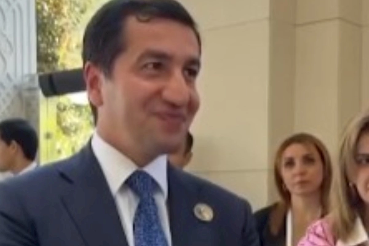 Hikmət Hacıyev: “Özbək və Azərbaycan dillərinin kombinasiyasında danışaq” — VİDEO