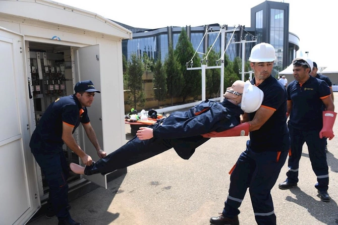 Yeni nəsil energetiklər: Şəbəkənin memarları Ümumrespublika Yarışının Qərb RETSİ üzrə regional turu təşkil olunub — FOTOLAR