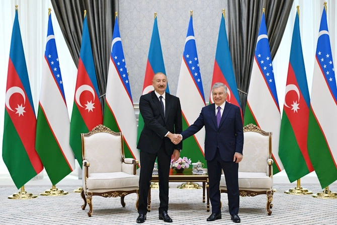 Prezidentlərin təkbətək görüşü oldu — FOTOLAR