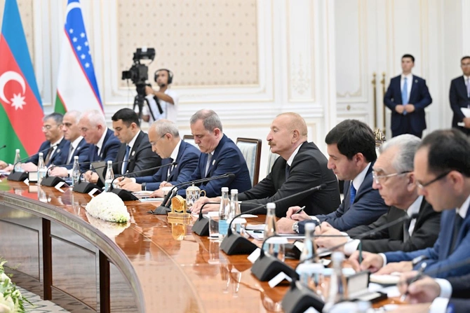Azərbaycan və Özbəkistan Ali Dövlətlərarası Şuranın 3-cü iclası keçirildi — FOTOLAR (YENİLƏNİB) Azərbaycan və Özbəkistan Ali Dövlətlərarası Şuranın 3-cü iclası keçirildi — FOTOLAR (YENİLƏNİB)