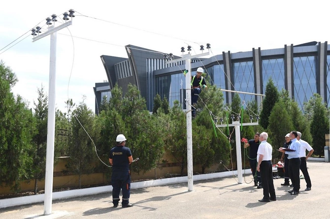 Yeni nəsil energetiklər: Şəbəkənin memarları Ümumrespublika Yarışının Qərb RETSİ üzrə regional turu təşkil olunub — FOTOLAR