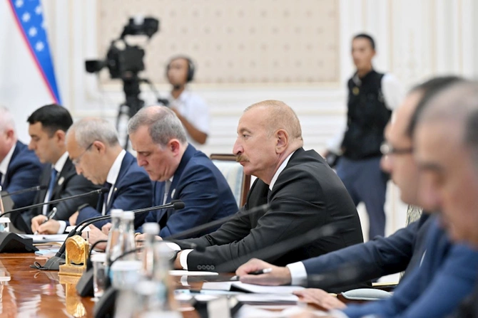 Azərbaycan və Özbəkistan Ali Dövlətlərarası Şuranın 3-cü iclası keçirildi — FOTOLAR (YENİLƏNİB) Azərbaycan və Özbəkistan Ali Dövlətlərarası Şuranın 3-cü iclası keçirildi — FOTOLAR (YENİLƏNİB)