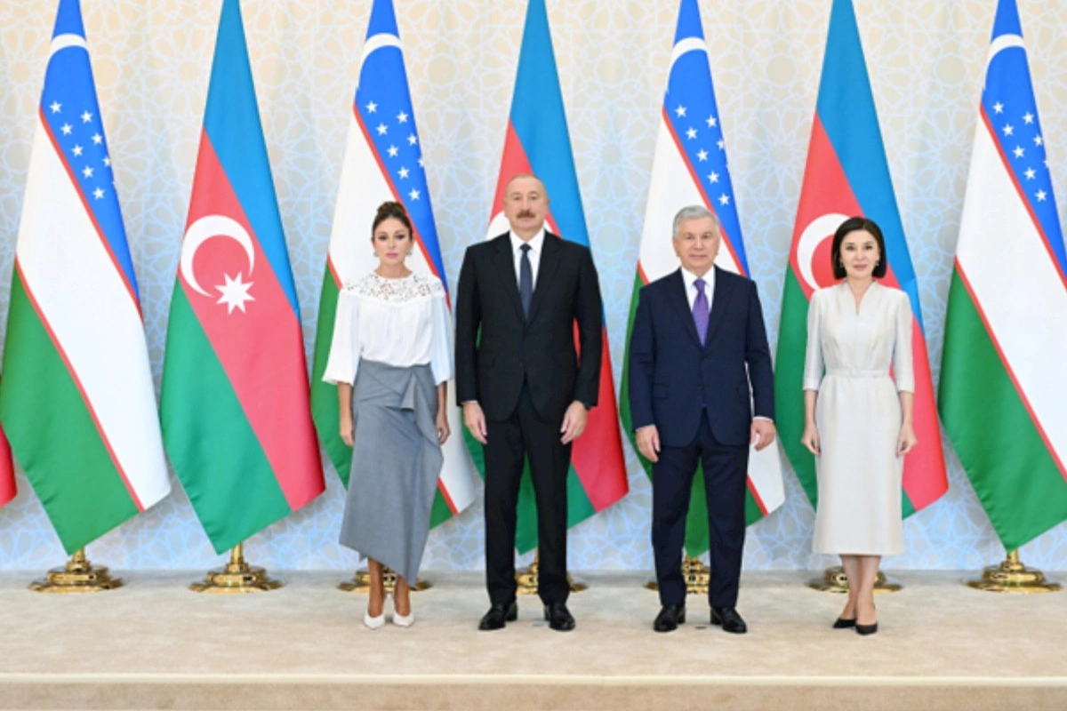 Azərbaycan ilə Özbəkistanın prezidentləri və birinci xanımları Buxarada İsmayıl Samani türbəsi ilə tanış olublar — YENİLƏNİB
