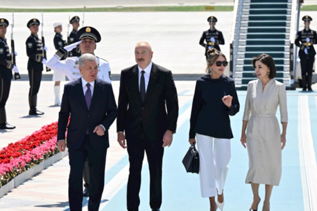 Prezident və birinci xanım Daşkənddən Buxaraya gedib