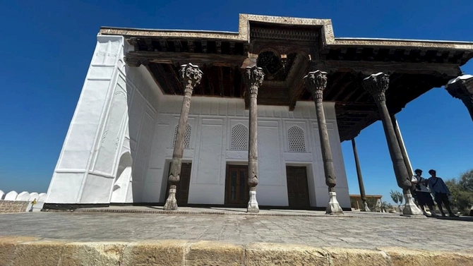 Azərbaycan nümayəndə heyəti Buxara “Ark” Qalasına gəlib Azərbaycan nümayəndə heyəti Buxara “Ark” Qalasına gəlib